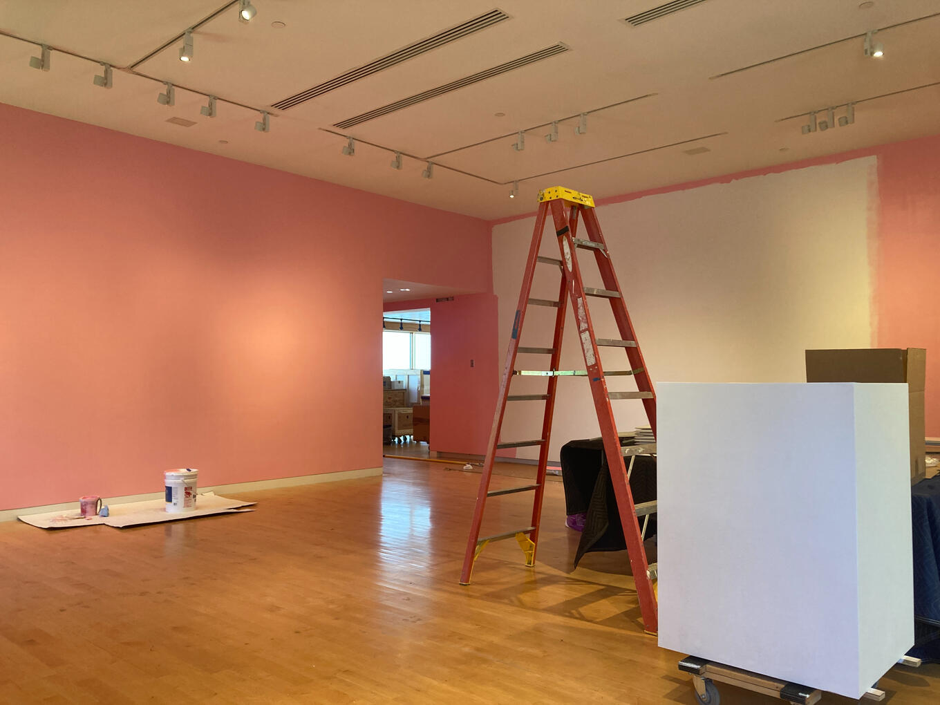 Painting Walls at the Aldrich Museum Painting Walls at the Aldrich Museum